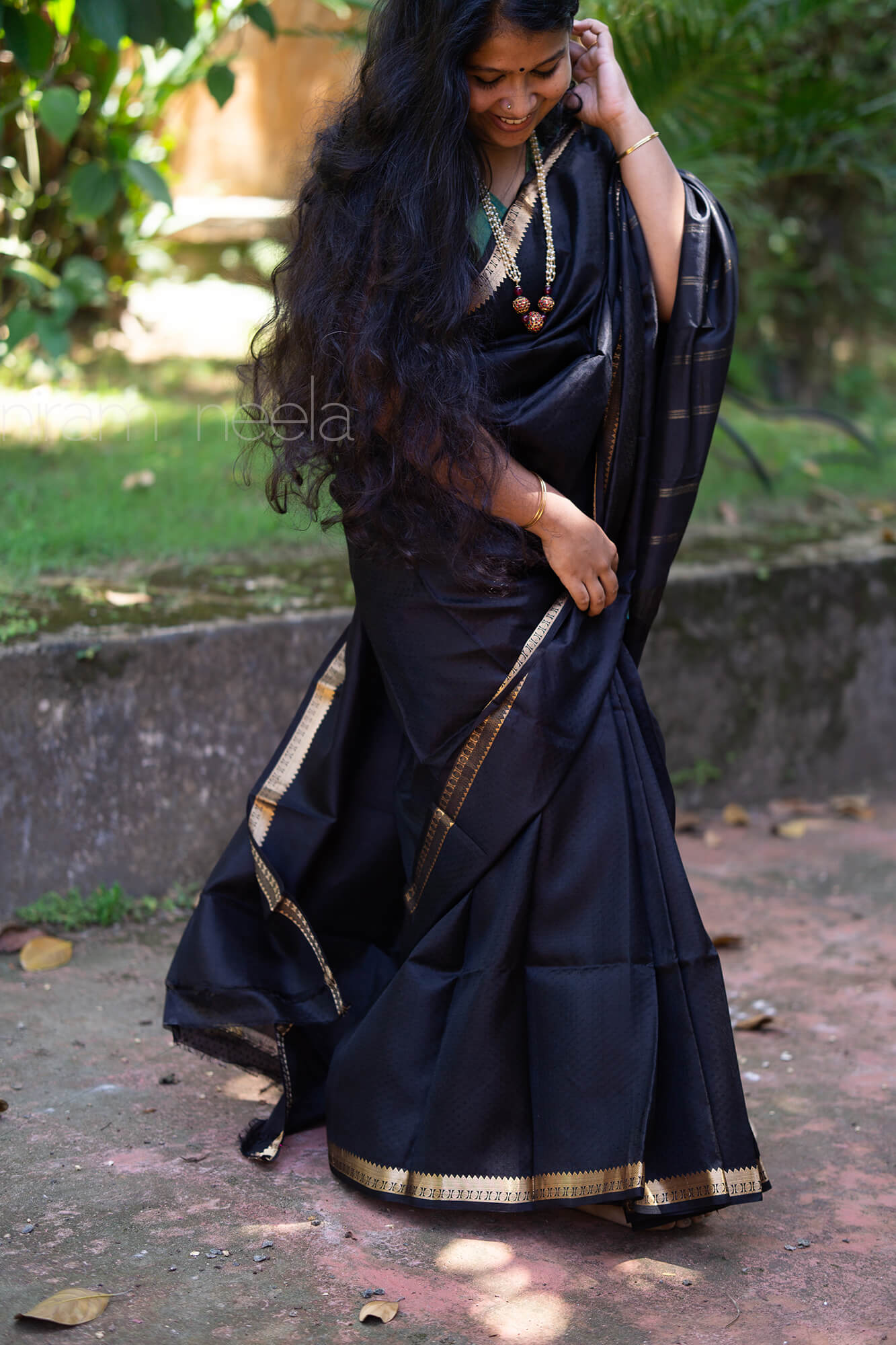 Black and gold Arni silk saree - Niram Neela