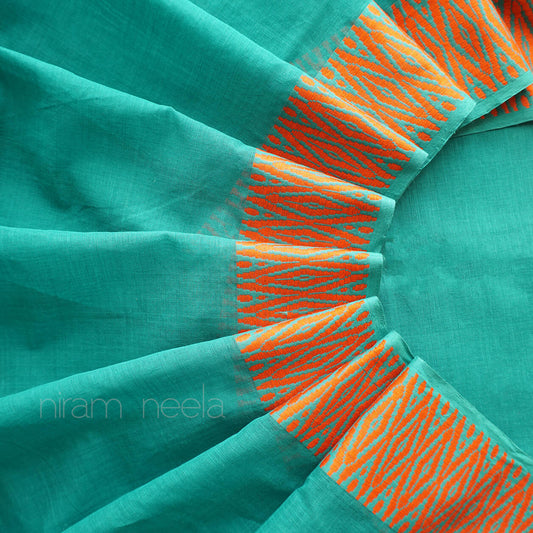 Green and orange Begumpuri cotton saree - Niram Neela