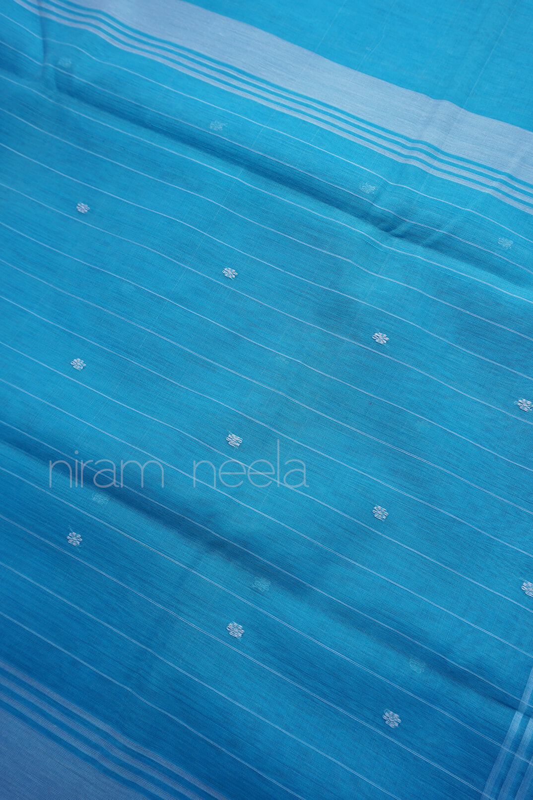 Blue and white Chanderi cotton saree - Niram Neela