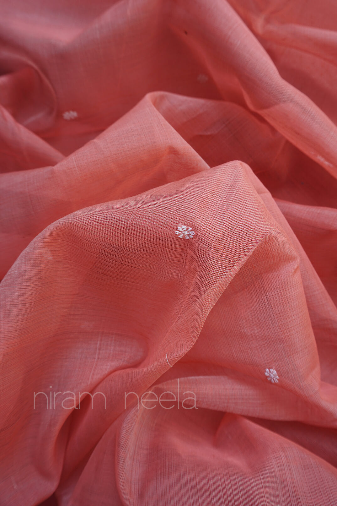 Onion and white Chanderi cotton saree - Niram Neela