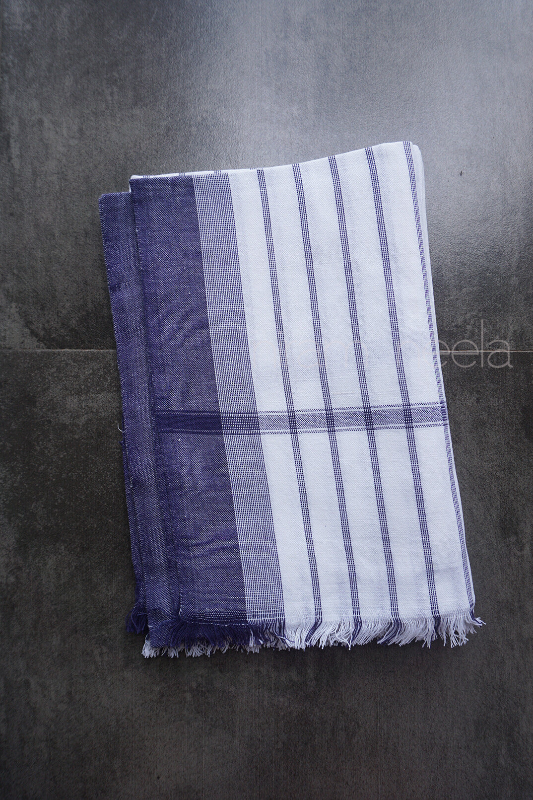 White and blue cotton bath towel - Niram Neela