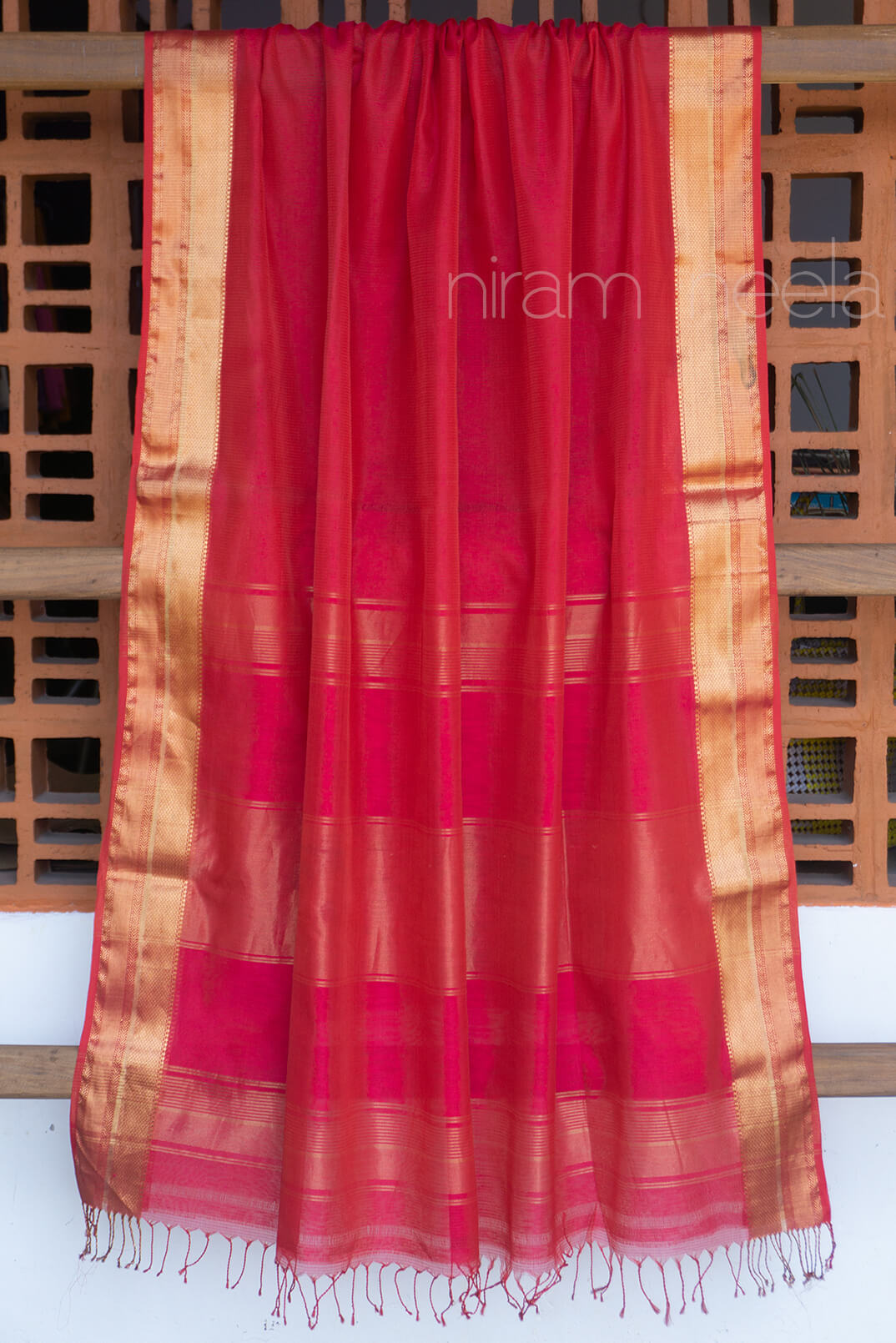 Pink Maheshwari silk cotton saree - Niram Neela