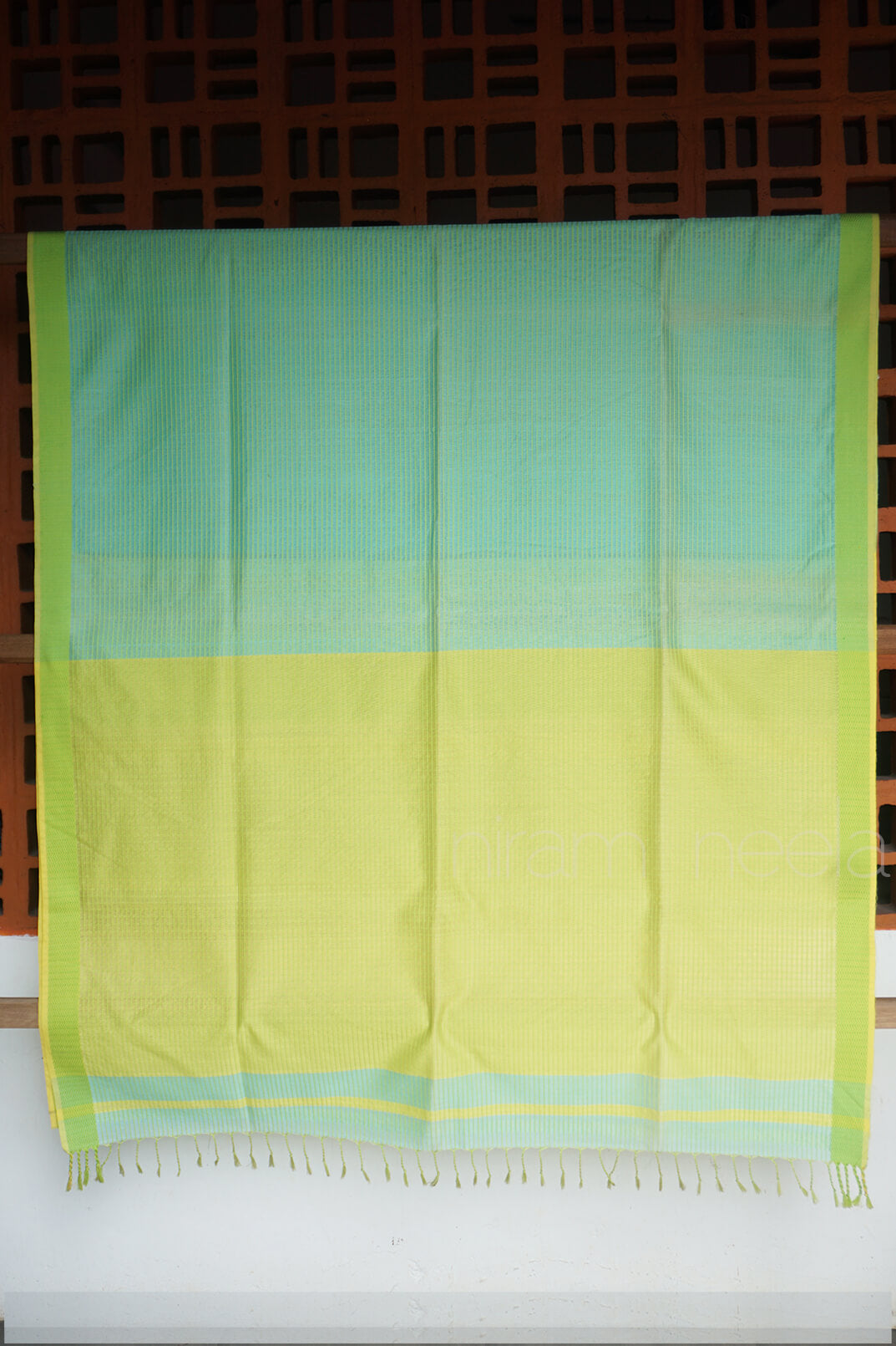 Aquamarine and green Maheshwari silk cotton saree - Niram Neela