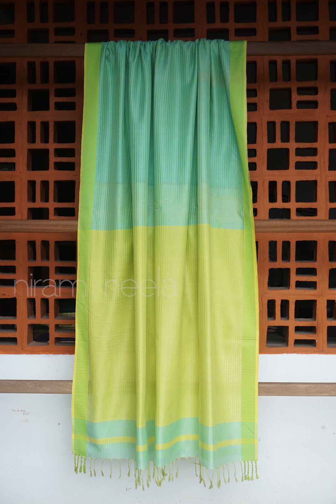 Aquamarine and green Maheshwari silk cotton saree - Niram Neela