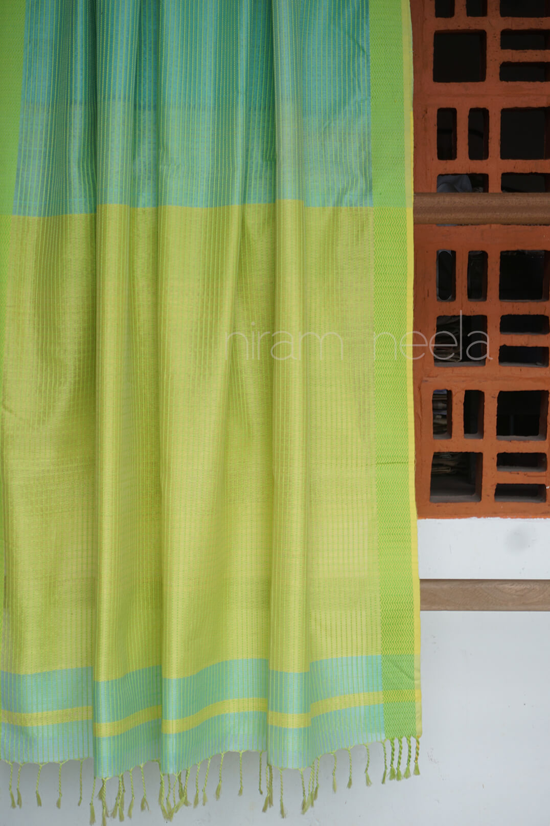 Aquamarine and green Maheshwari silk cotton saree - Niram Neela