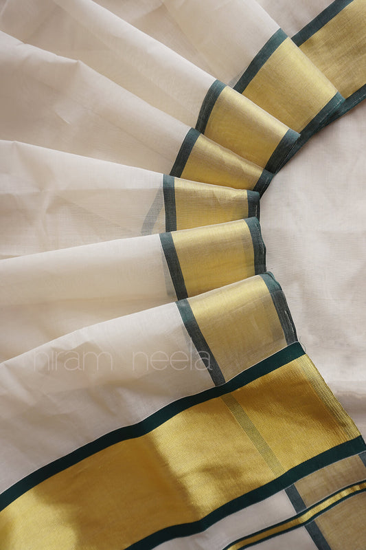 Ivory and dark green Kasavu cotton saree - Niram Neela