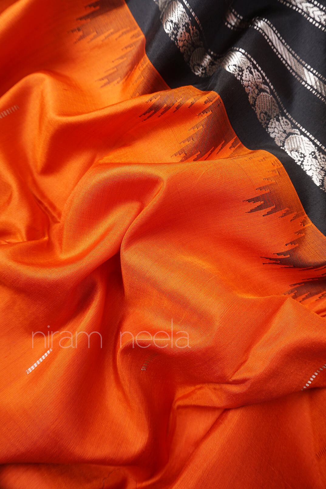 Orange & black Gadwal silk saree - Niram Neela