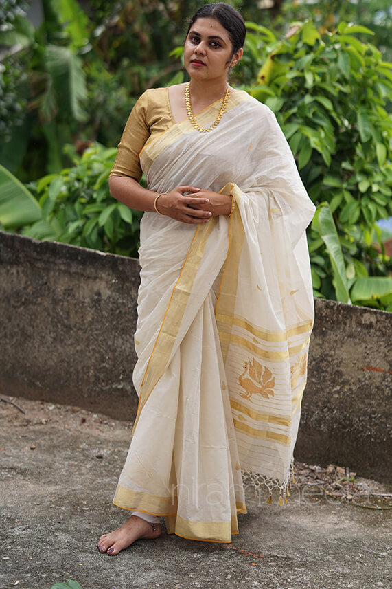 Ivory and gold peacock Kasavu cotton saree - Niram Neela