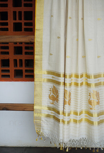 Ivory and gold peacock Kasavu cotton saree - Niram Neela