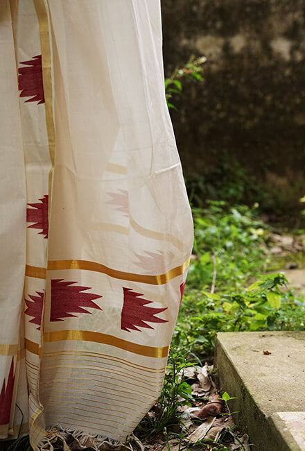 Ivory and maroon temple border Kasavu cotton saree - Niram Neela