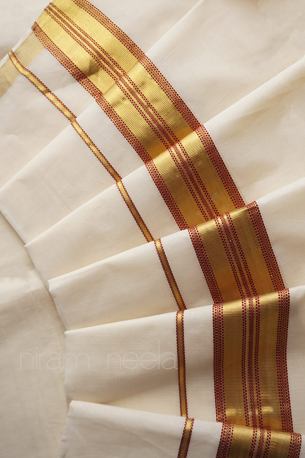 Ivory and red Kasavu cotton saree - Niram Neela