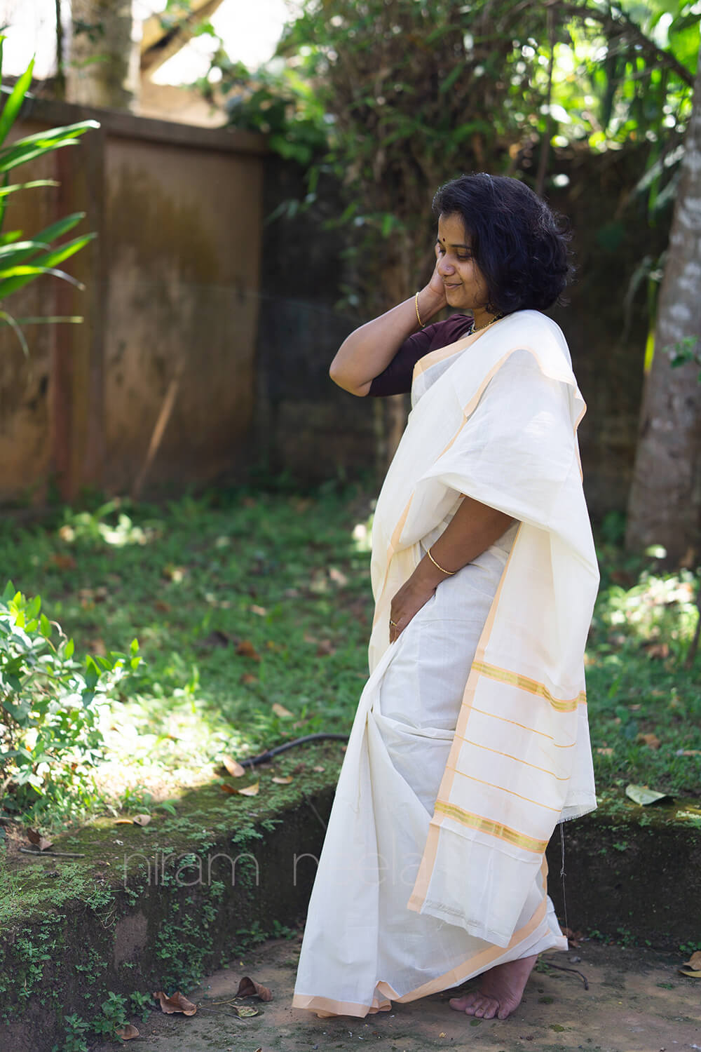 Ivory and peach Kasavu cotton saree - Niram Neela