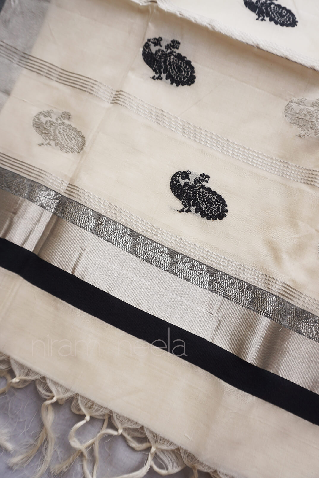 Ivory and black kasavu cotton saree - Niram Neela