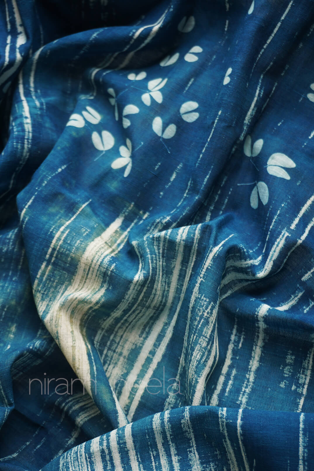 Ivory and blue cyanotype printed Kasavu cotton saree - Niram Neela