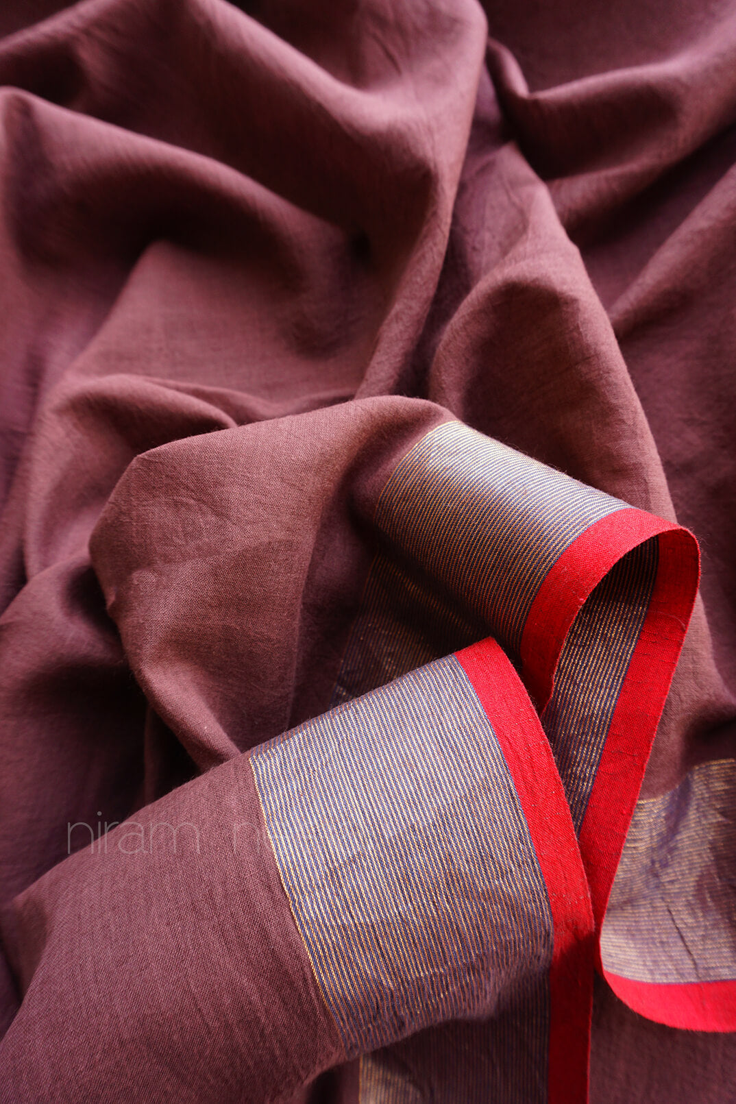 Brown and red Bengal cotton saree - Niram Neela