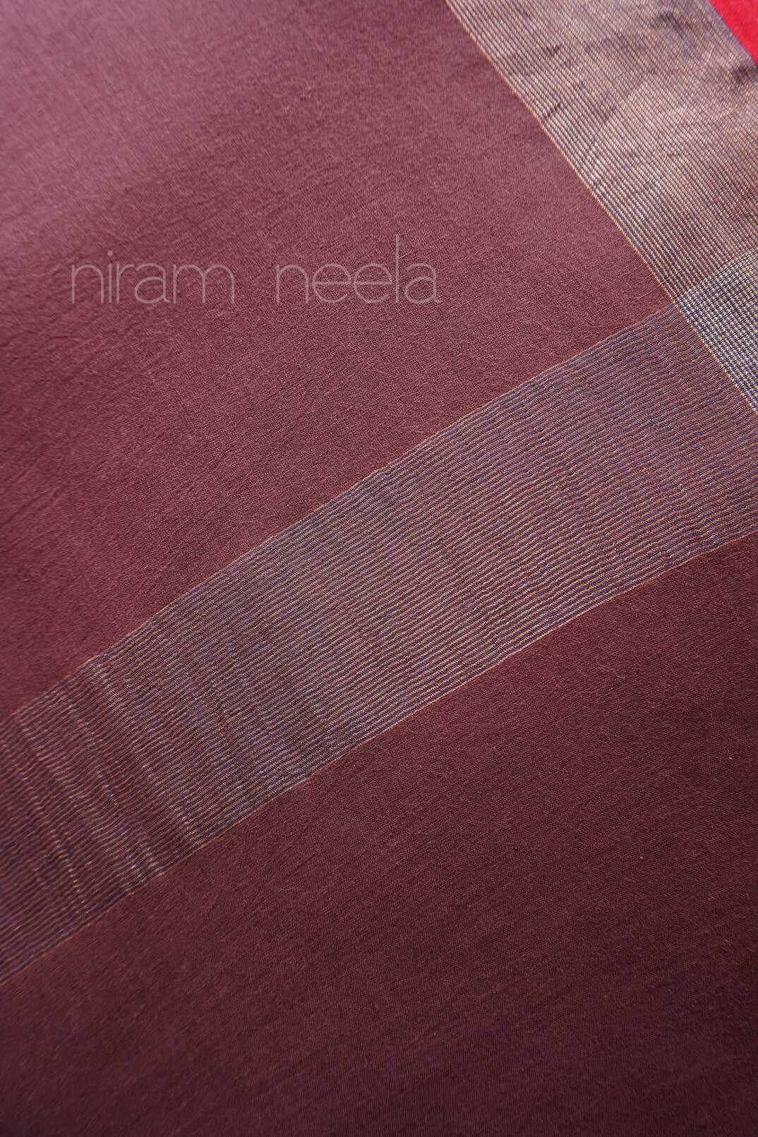 Brown and red Bengal cotton saree - Niram Neela