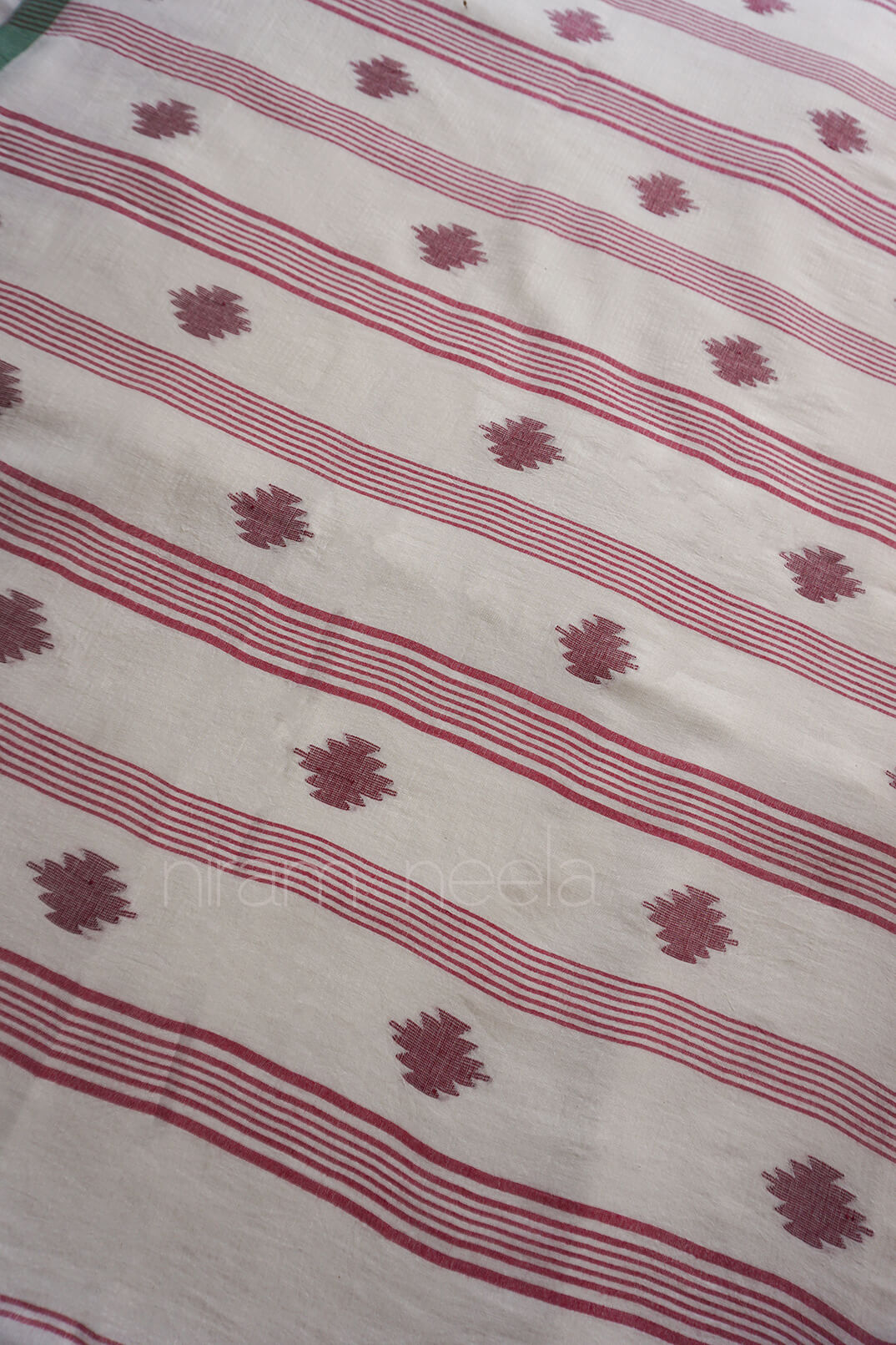 White and red Bengal jamdani silk cotton saree | Niram Neela