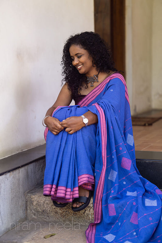 Blue and pink Bengal jamdani cotton saree - Niram Neela