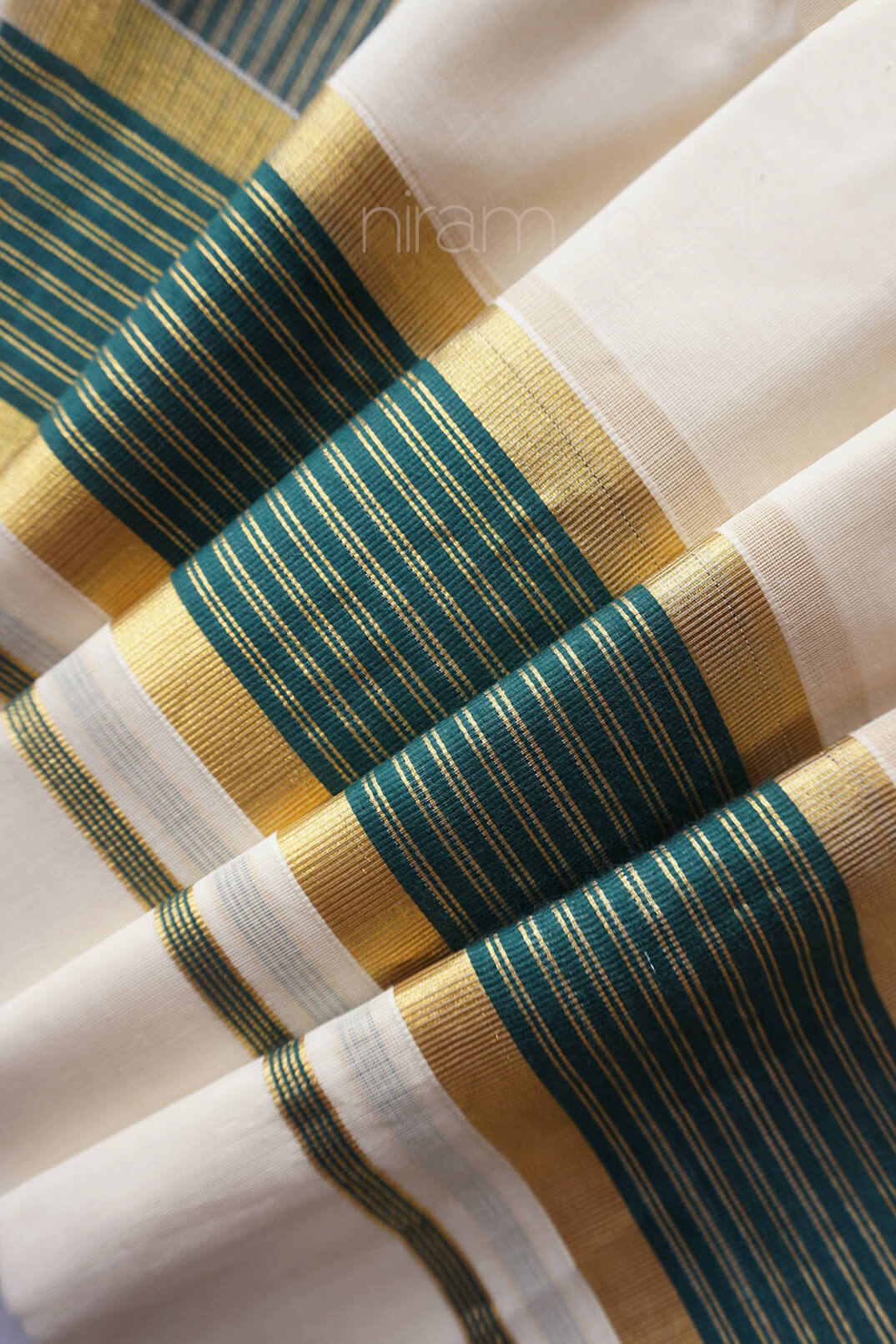 Ivory and dark green single set mundu - Niram Neela