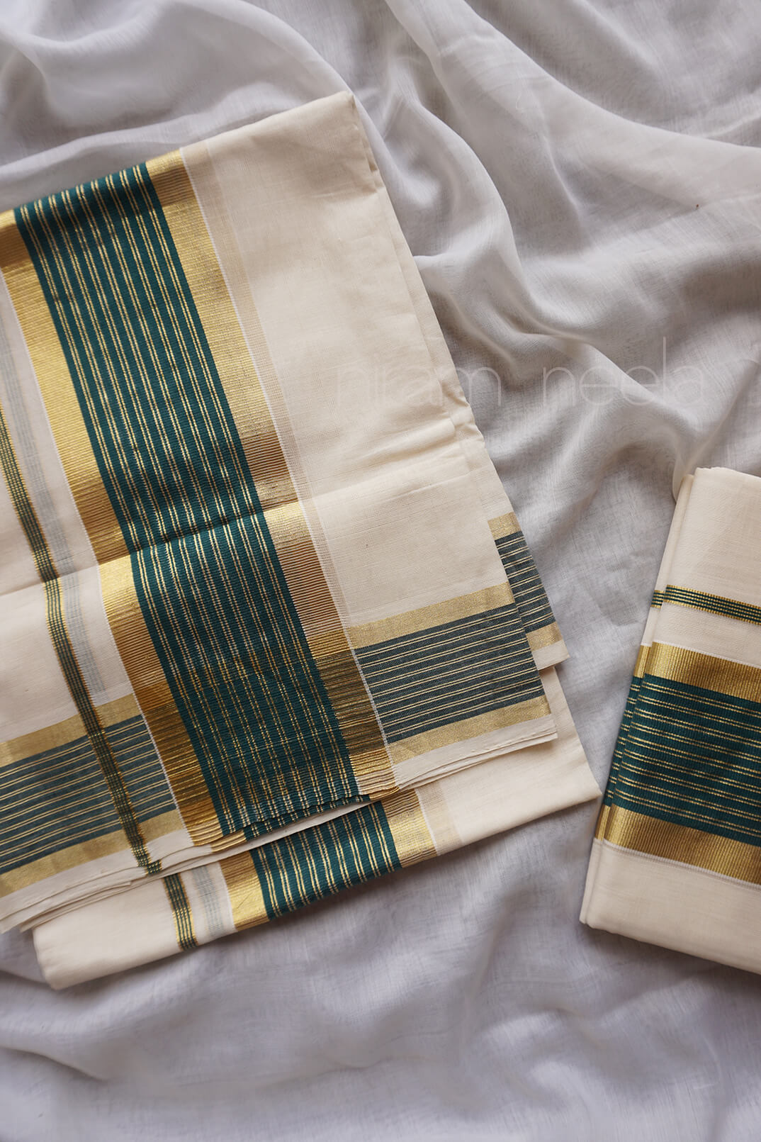 Ivory and dark green single set mundu - Niram Neela