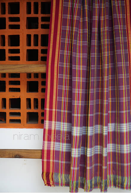 Aubergine checkered Kunbi cotton saree - Niram Neela