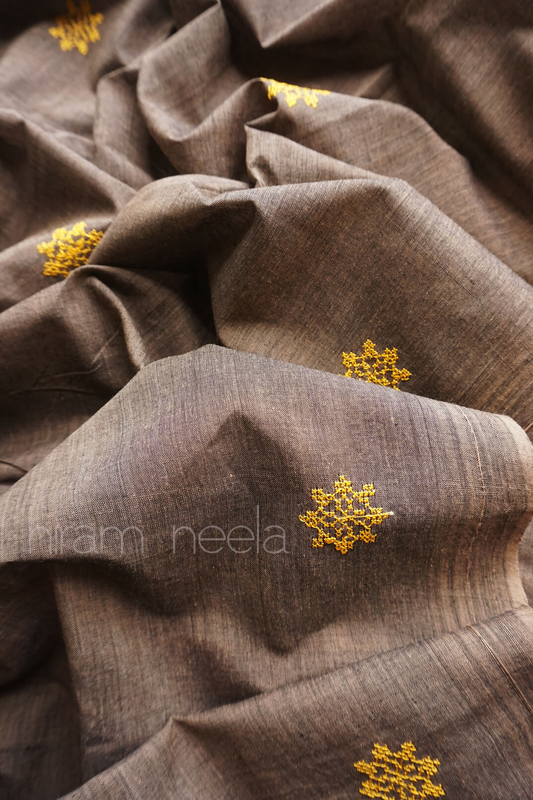 Brown and yellow Mangalagiri cotton saree - Niram Neela