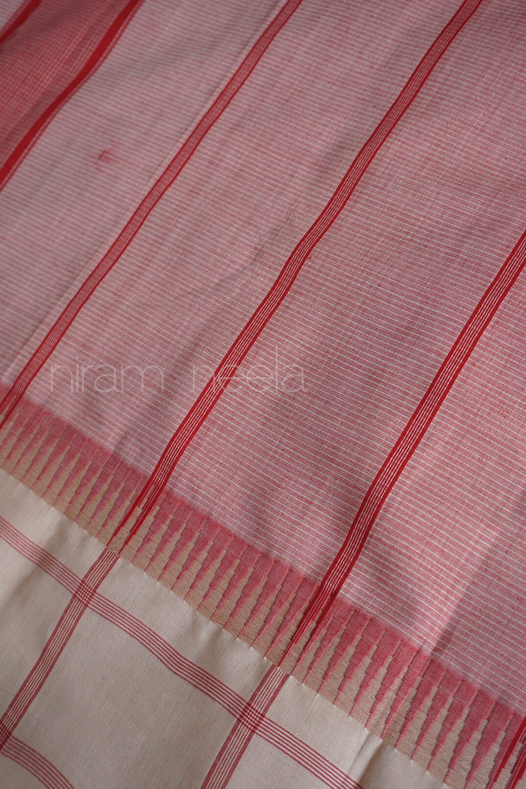 Red and ivory Mangalagiri cotton saree - Niram Neela