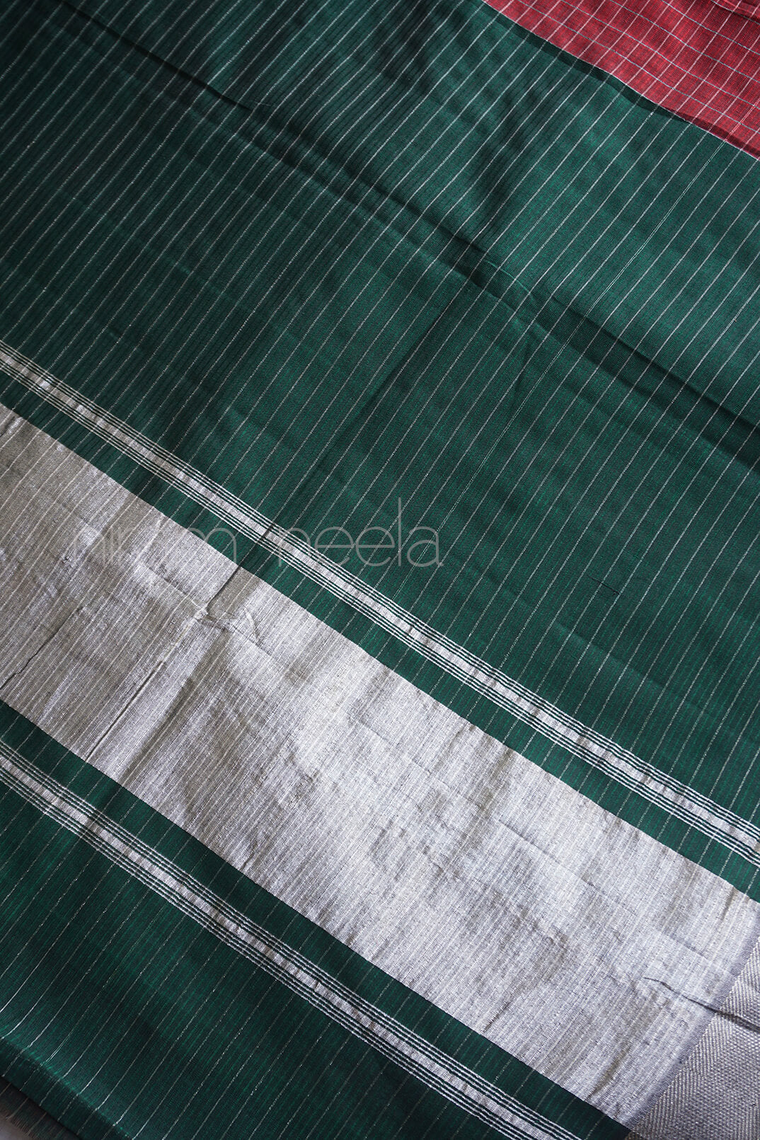 Red and green Mangalagiri silk cotton saree - Niram Neela