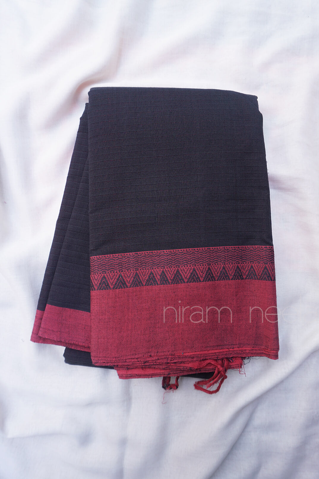 Black and maroon Mangalagiri cotton saree - Niram Neela