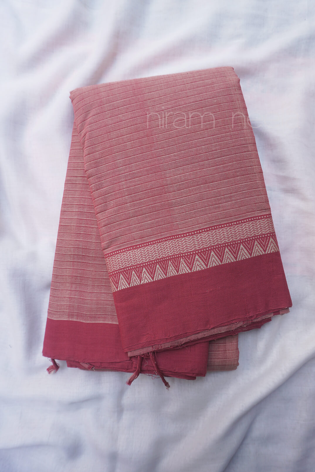 Slate pink and beige Mangalagiri cotton saree - Niram Neela