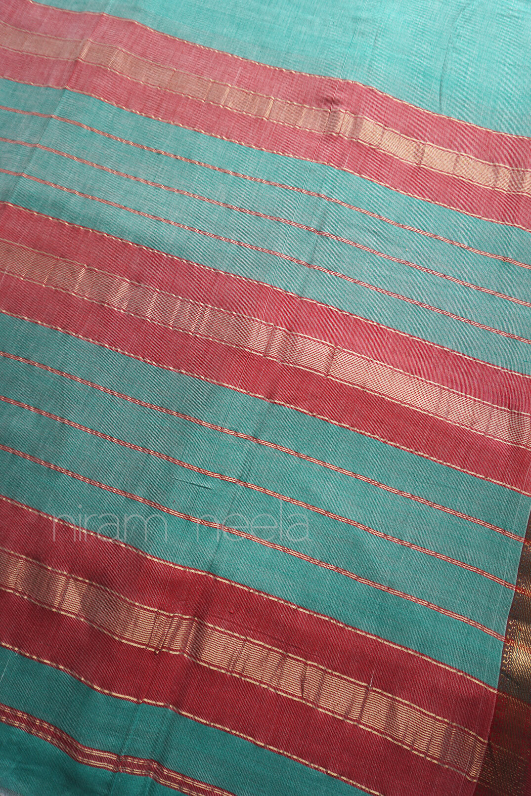 Pale green and red Maheshwari cotton saree | Niram Neela