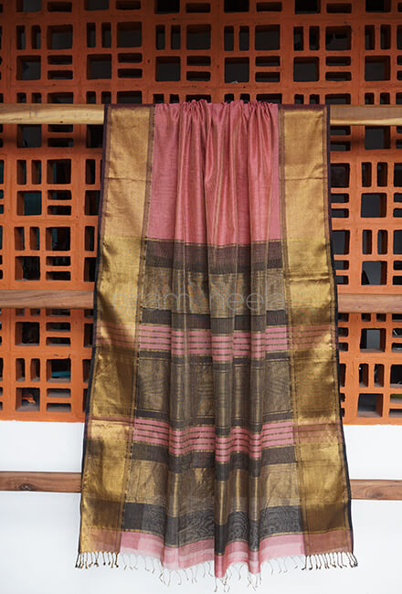 Salmon and black Maheshwari silk cotton tissue saree - Niram Neela