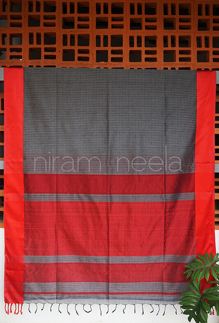 Grey and red Maheshwari silk cotton saree - Niram Neela