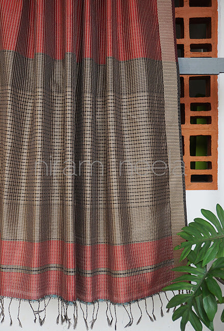 Maroon and beige Maheshwari silk cotton saree - Niram Neela