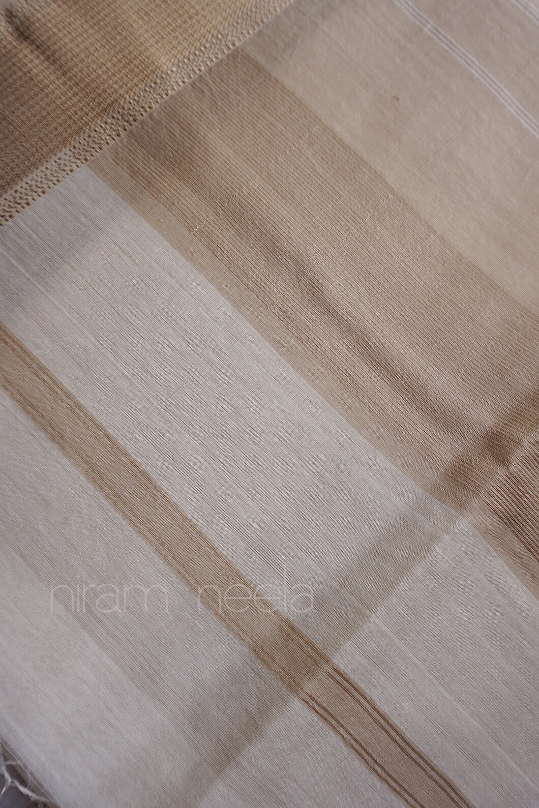 Ivory and taupe Maheshwari silk cotton saree - Niram Neela