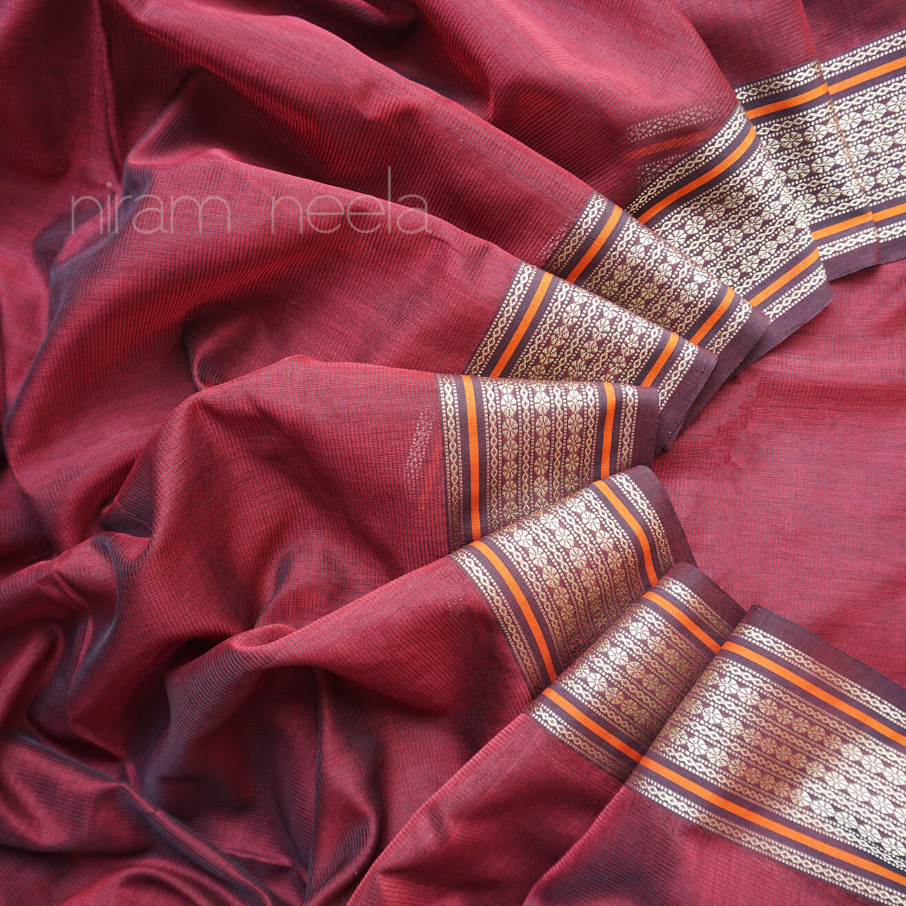 Maroon and black Maheshwari silk cotton saree - Niram Neela