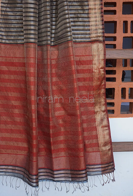 Black and red Maheshwari silk cotton tissue saree - Niram Neela