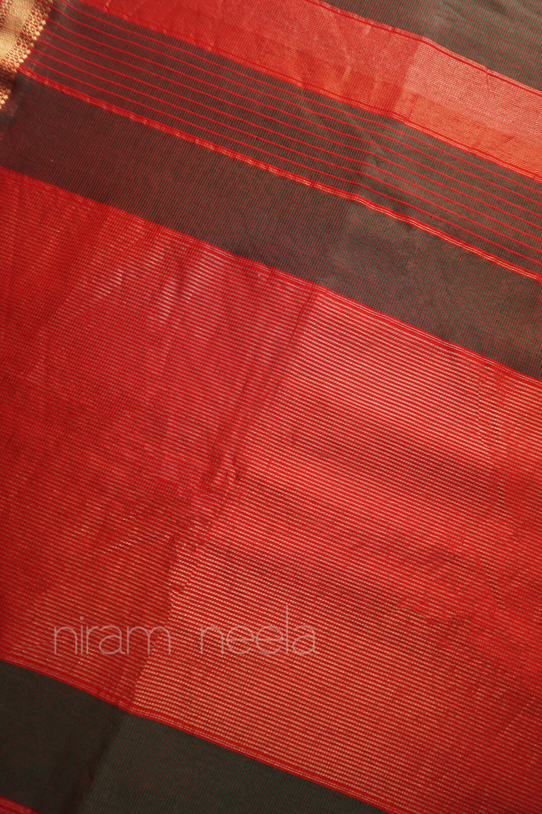 Brown and red Maheshwari silk cotton saree - Niram Neela