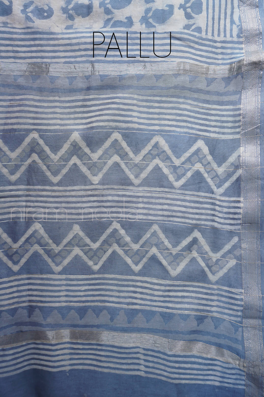 Powder blue printed Maheshwari silk cotton saree - Niram Neela