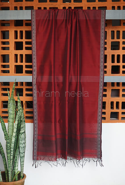 Red and black Maheshwari silk cotton dupatta - Niram Neela