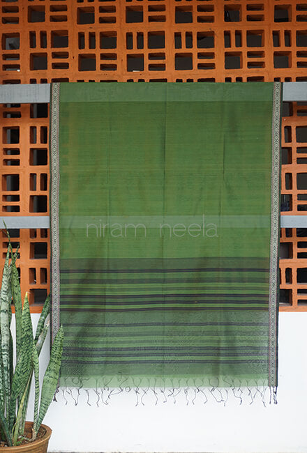 Green and black Maheshwari silk cotton dupatta - Niram Neela