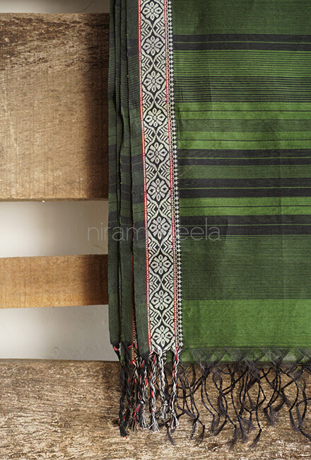 Green and black Maheshwari silk cotton dupatta - Niram Neela