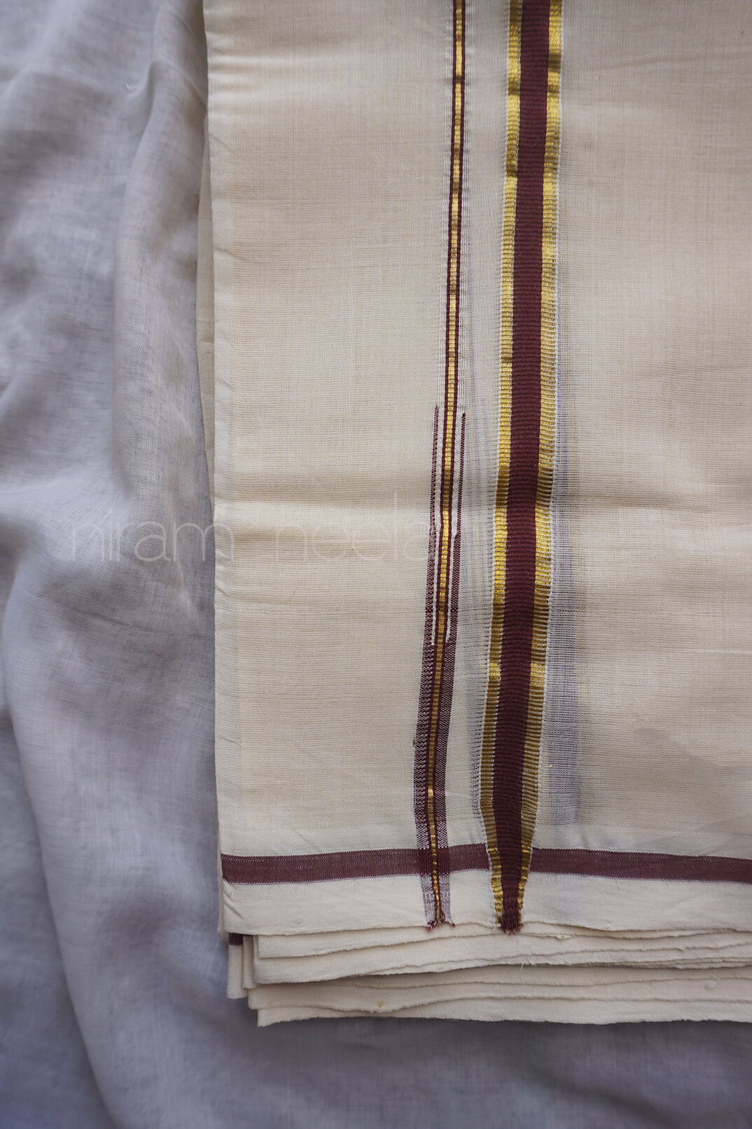 Ivory and maroon puliyilakkara double mundu for gents | Niram Neela 