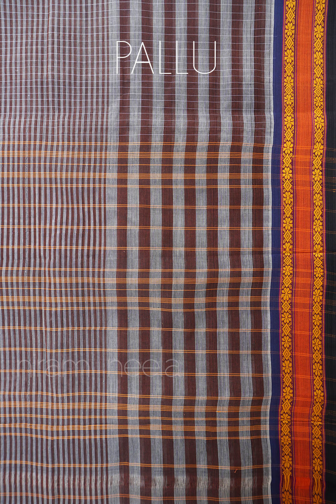 Grey and brown checkered Narayanpet cotton saree - Niram Neela