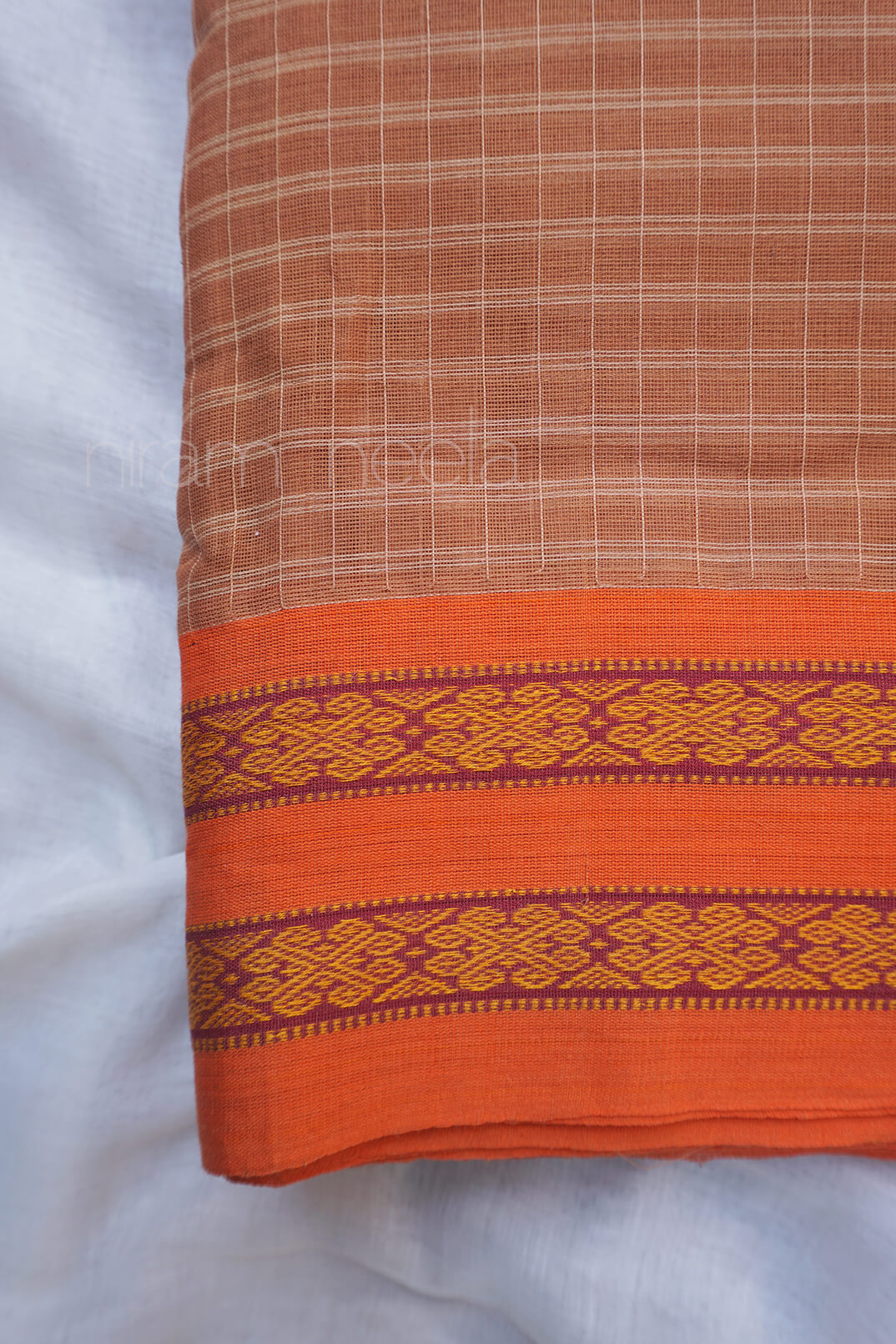 Dust and orange checkered Narayanpet cotton saree - Niram Neela