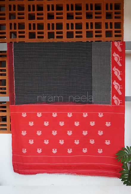 Black and red checkered Pochampally cotton saree - Niram Neela