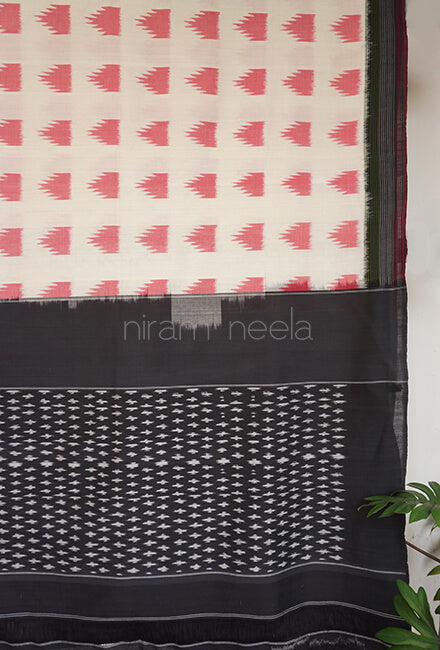 White and black Pochampally cotton saree - Niram Neela