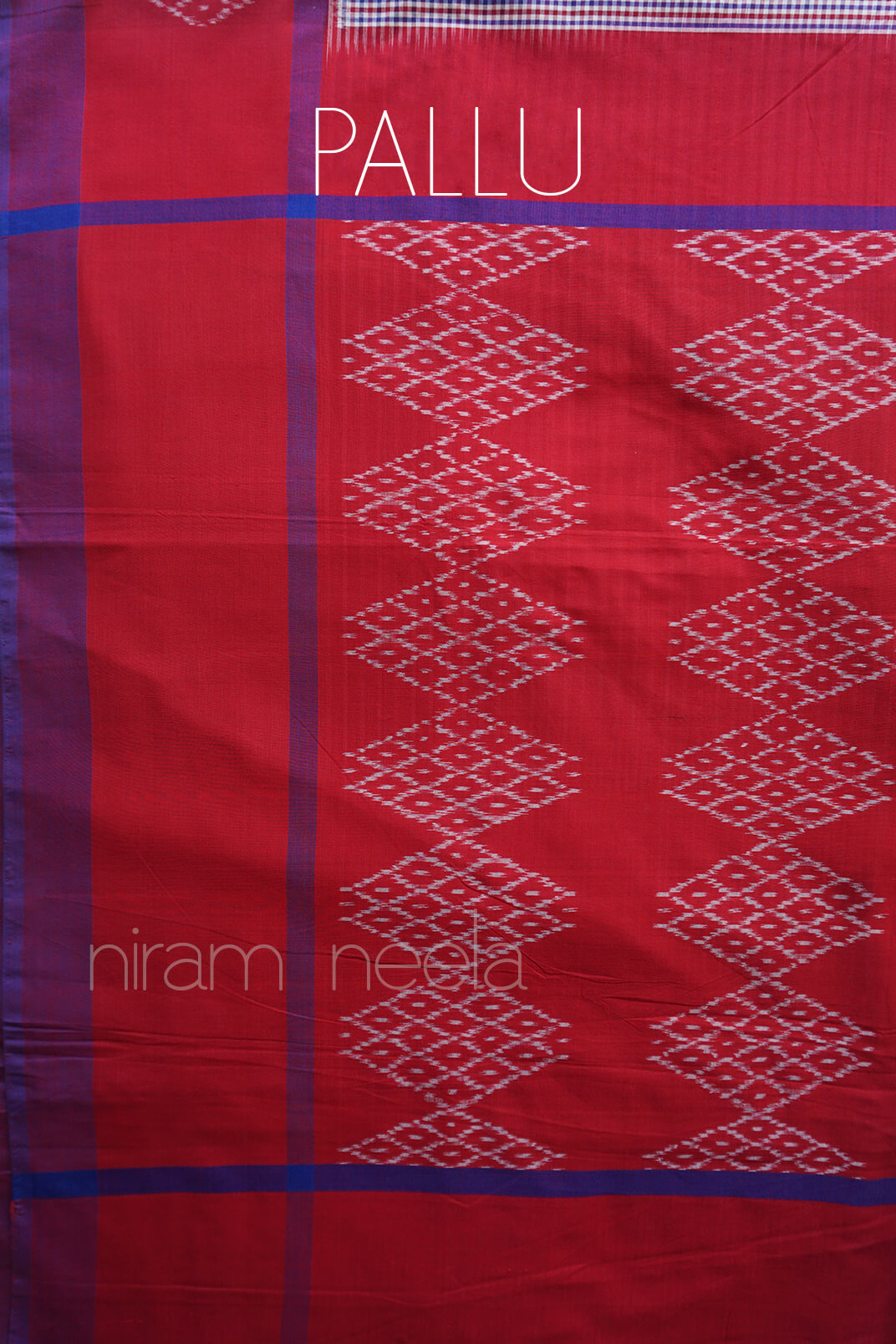 White multicoloured check Pochampally cotton saree - Niram Neela