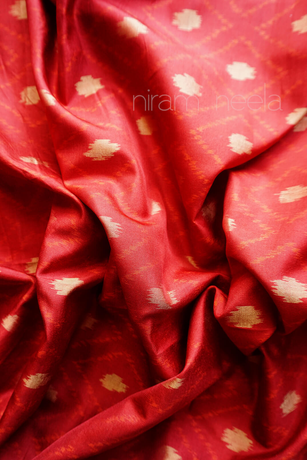 Pre-loved Red and black Kanjivaram silk ikat saree | Niram Neela