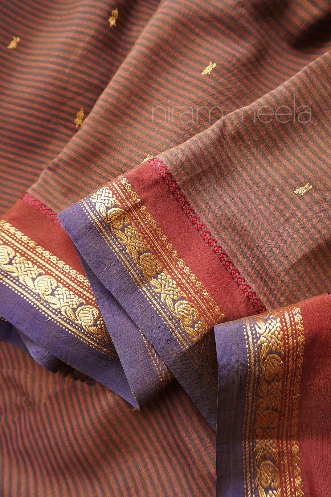 Pre-loved Brown and maroon Gadwal silk cotton saree | Niram Neela